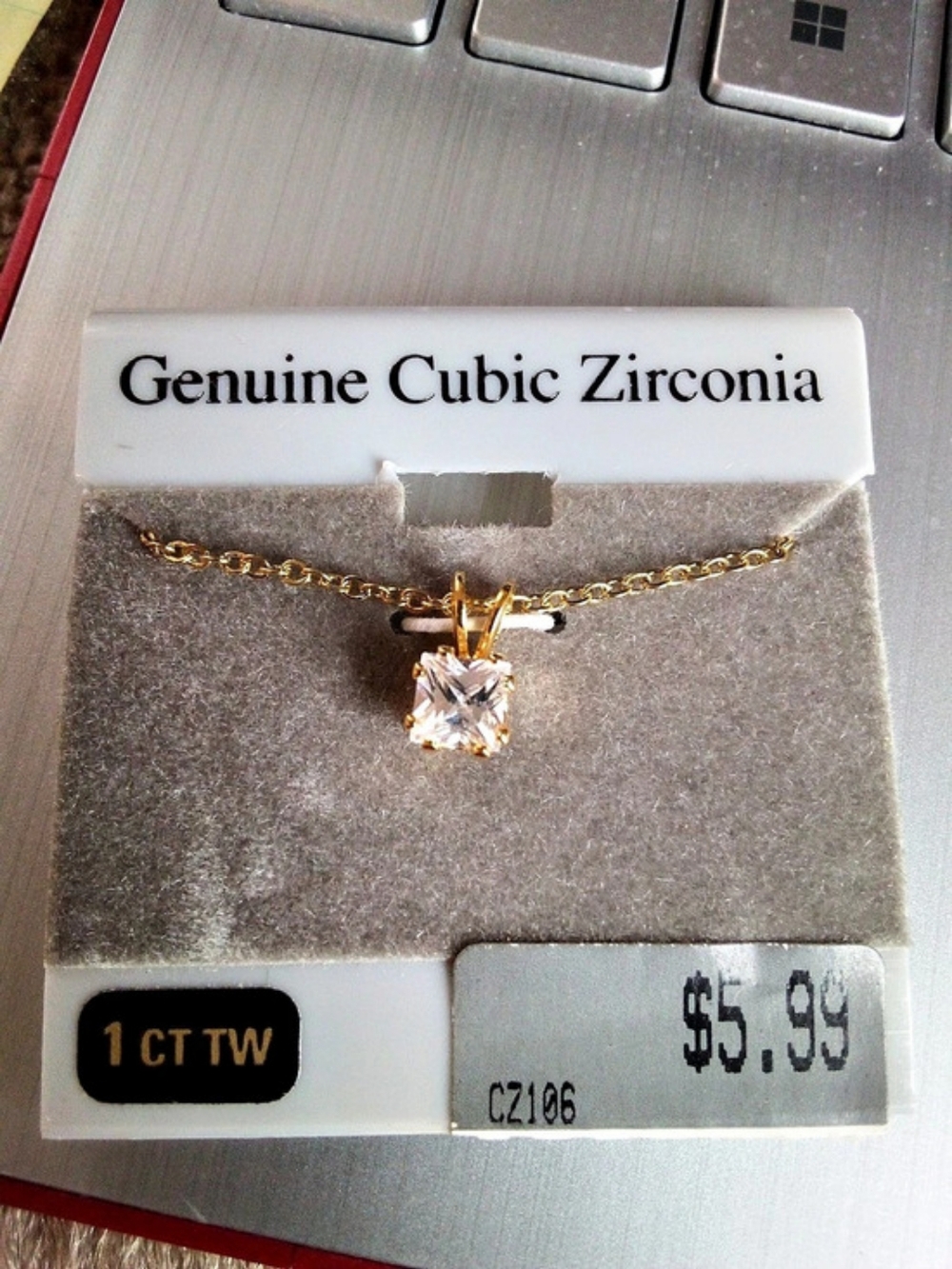 Cubic Zirconia Pendant Necklace in Gold & Clear NWT